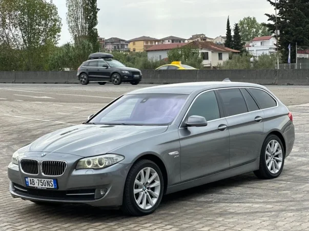 Durres, shes me portobagazh BMW 525 X-Drive Nafte, gri e erret automatik Klima 228.000 km 5 €