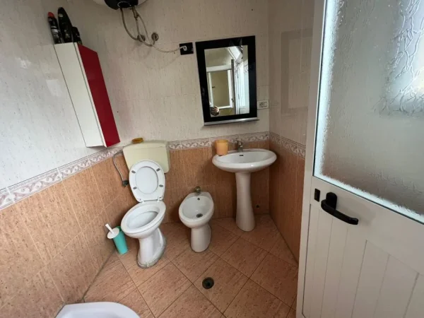 Tirane, jepet me qera apartament 1+1 Kati 3, 65 m² 320 € (Teodor Keko)