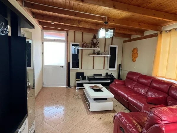 Tirane, jepet me qera apartament 1+1 Kati 3, 65 m² 320 € (Teodor Keko)