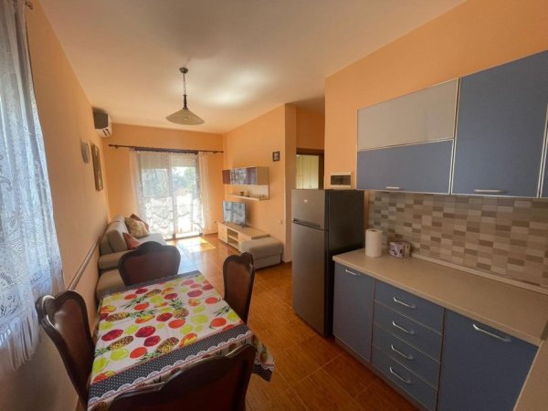 Durres, Apartament 1+1 me qira Kati 3, 60 m² 300 € ( Golem)