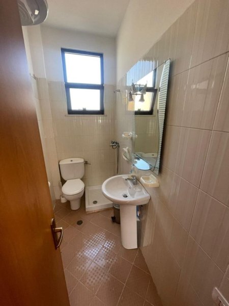 Durres, Apartament 1+1 me qira Kati 3, 60 m² 300 € ( Golem)