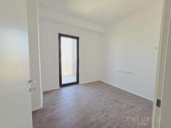 Tirane, shitet apartament 2+1 Kati 13, 118 m² 266.000 € (rruga e kavajes)