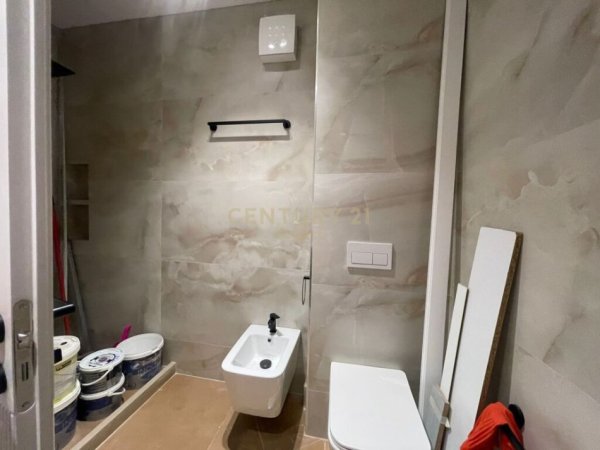 Tirane, jepet me qera apartament 2+1 Kati 4, 101 m² 1.300 € (qender)