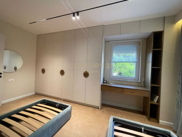 Tirane, jepet me qera apartament 2+1 Kati 4, 101 m² 1.300 € (qender)