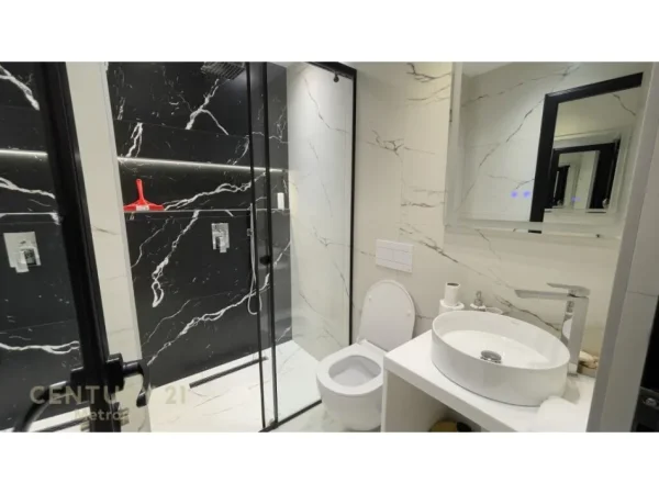 Tirane, shitet apartament 1+1 Kati 2, 150 m² 375.000 € (kopeshti botanik)