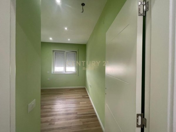 Tirane, jepet me qera apartament 2+1 Kati 7, 100 m² 600 € (qsut)
