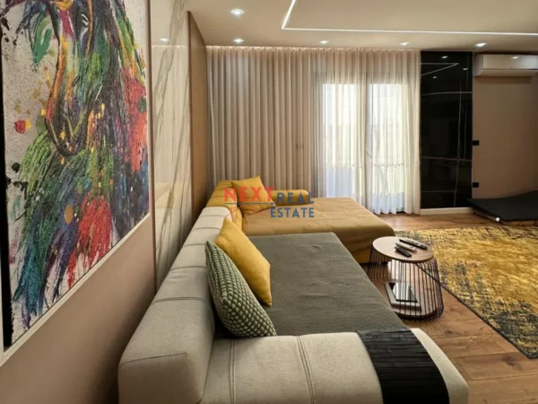 Vlore, shitet apartament 1+1+Aneks+Ballkon , 124 m² 250.000 € (TRANSBALLKANIKE)