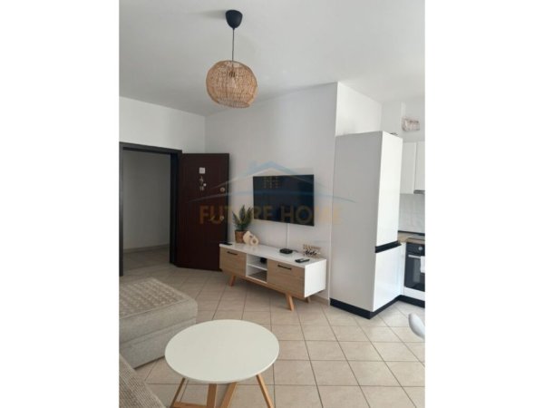 Vlore, jepet me qera apartament 1+1 Kati 2, 70 m² 350 € (Rruga e Cipajve) RV44411