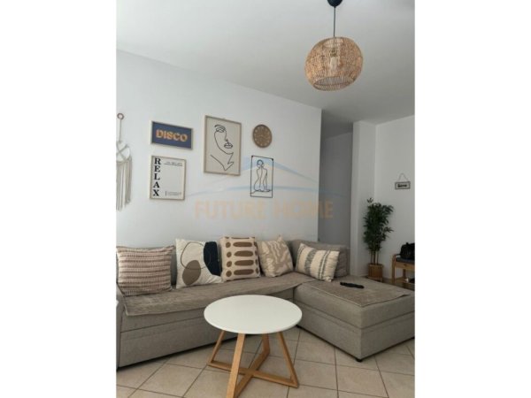 Vlore, jepet me qera apartament 1+1 Kati 2, 70 m² 350 € (Rruga e Cipajve) RV44411