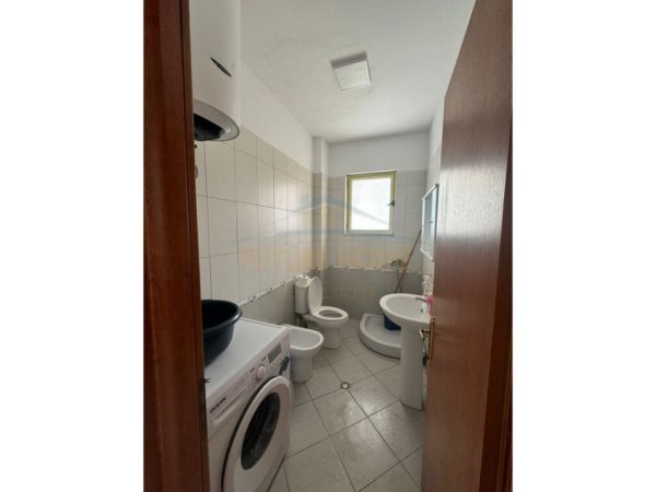 Vlore, jepet me qera apartament 1+1 Kati 2, 70 m² 350 € (Rruga e Cipajve) RV44411