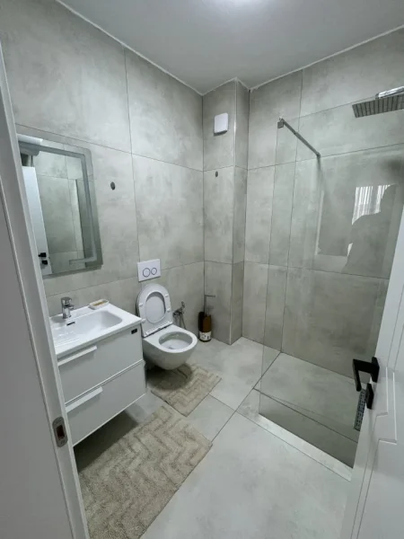 Tirane, jepet me qera apartament 2+1 Kati 6, 121 m² 1.200 € (Rruga e Durresit)