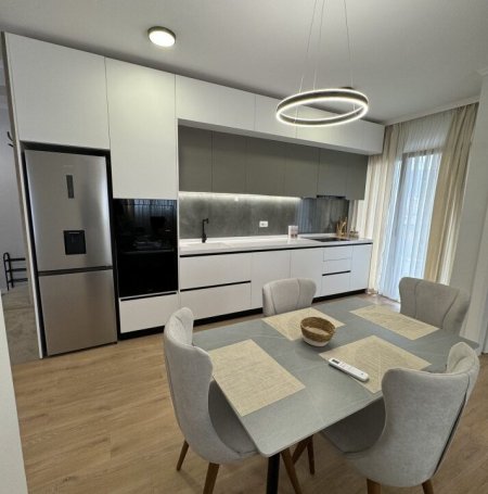 Tirane, jepet me qera apartament 2+1 Kati 6, 120 m² 1.200 € (Rruga e Durrsit)