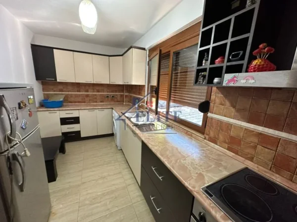 Tirane, jepet me qera apartament 2+1+Ballkon Kati 2, 90 m² 550 € (Sander Prosi)