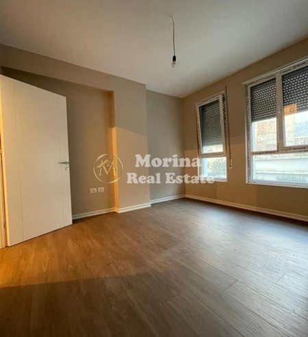 Tirane, jepet me qera apartament 2+1 Kati 1, 105 m² 600 € (Ali Demi)
