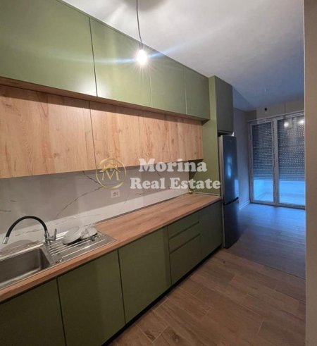 Tirane, jepet me qera apartament 2+1 Kati 1, 105 m² 600 € (Ali Demi)