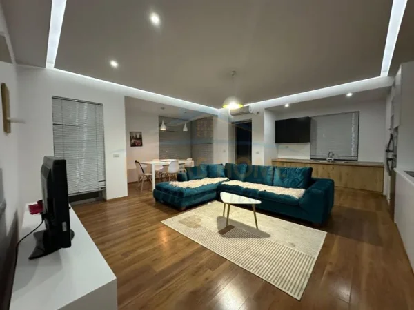 Tirane, jepet me qera apartament 2+1 Kati 9, 110 m²  500€ (ASTIR BAR ARTISTI)