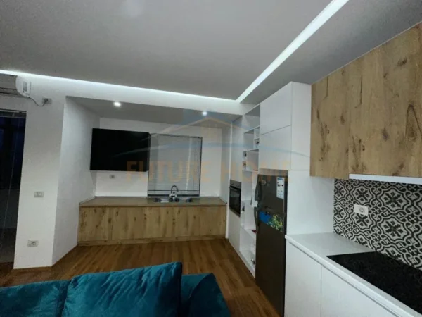 Tirane, jepet me qera apartament 2+1 Kati 9, 110 m²  500€ (ASTIR BAR ARTISTI)