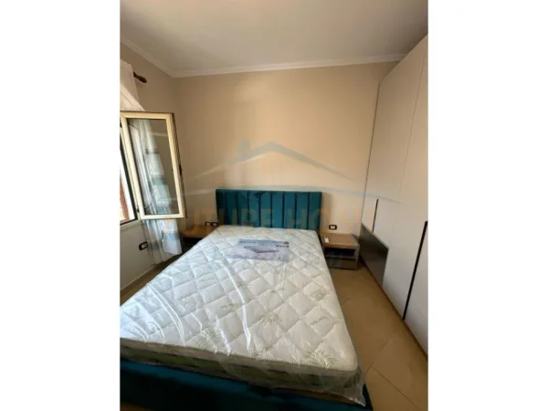Tirane, jepet me qera apartament 2+1 Kati 5, 98 m² 700 € (21 DHJETORI)