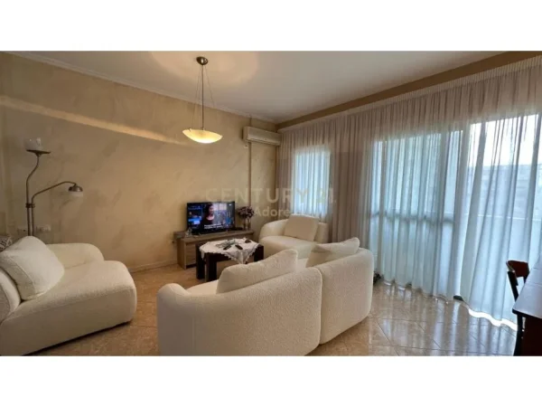 Tirane, shes apartament 2+1+Aneks+Ballkon Kati 4, 110 m² 225.000 € (Komuna e Parisit)