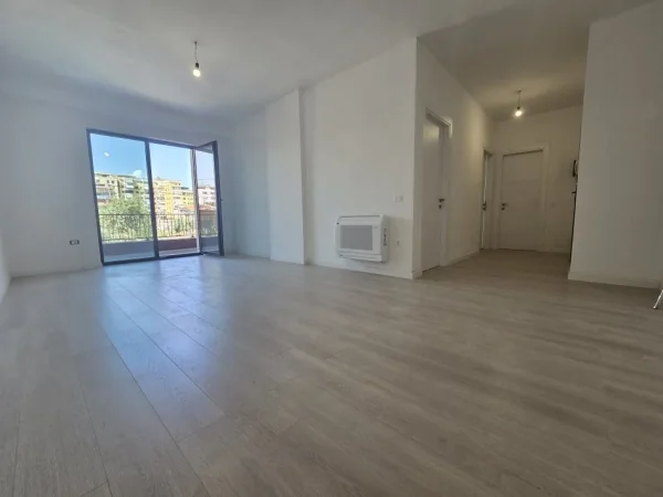Tirane, jepet me qera zyre Kati 1, 93 m² 700 € (Rruga e Kavajes)