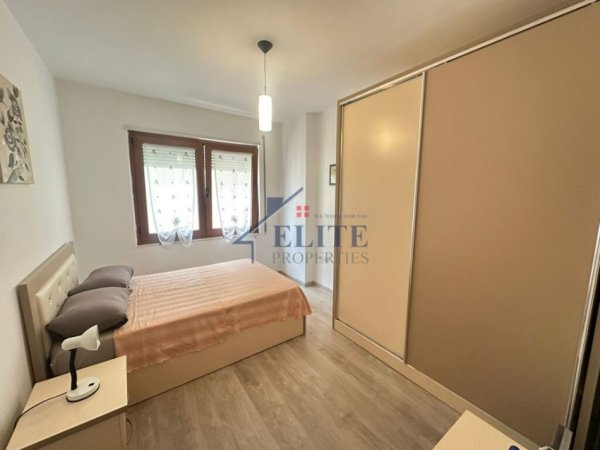 Tirane, jepet me qera apartament 2+1 Kati 5, 100 m² 700 € (Islam Alla)