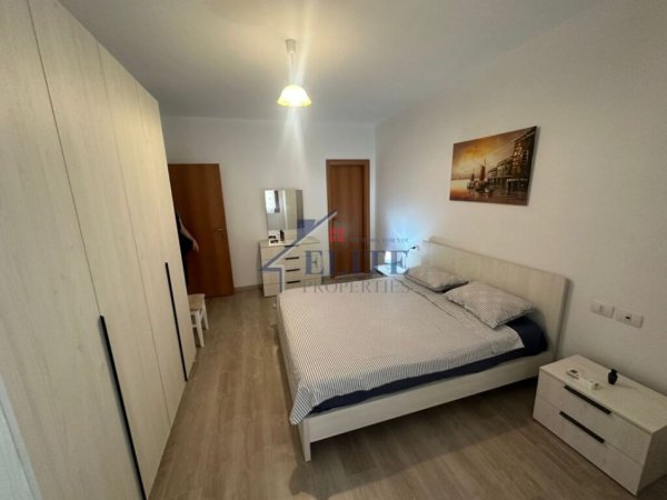Tirane, jepet me qera apartament 2+1 Kati 5, 100 m² 700 € (Islam Alla)