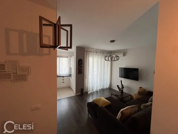 Tirane, jepet me qera apartament 2+1+Ballkon Kati 5, 100 m² 700 € (KOPSHTI ZOOLOGJIK)