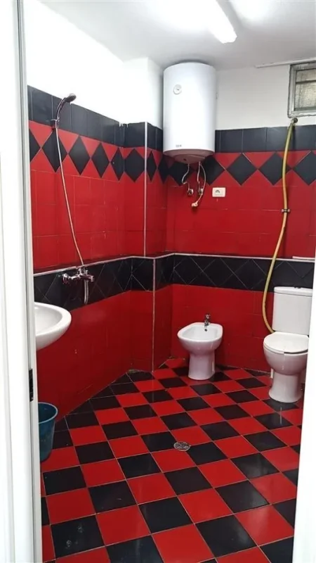 Tirane, shitet ambjent biznesi Kati -1, 109 m² 86.500 € (Bulevardi Bajram Curri , Rruga Irfan Tomini)