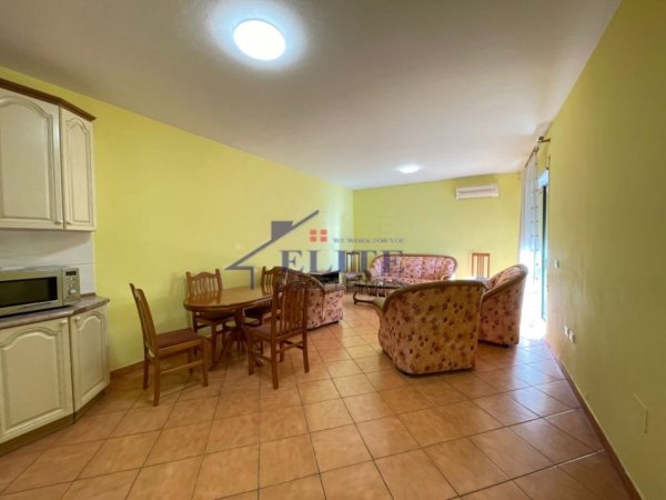 Tirane, jepet me qera apartament 3+1+Ballkon Kati 12, 130 m² 700 € (Ibrahim Rugova)
