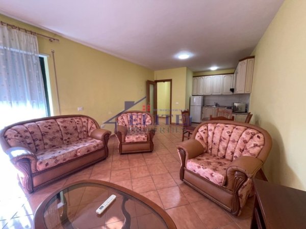Tirane, jepet me qera apartament 3+1+Ballkon Kati 12, 130 m² 700 € (Ibrahim Rugova)