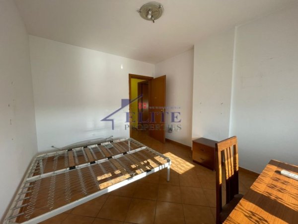 Tirane, jepet me qera apartament 3+1+Ballkon Kati 12, 130 m² 700 € (Ibrahim Rugova)
