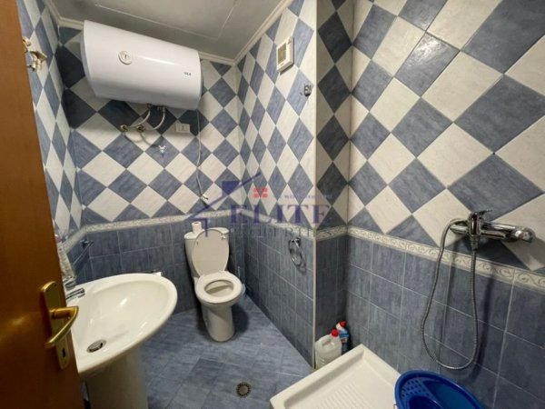 Tirane, jepet me qera apartament 3+1+Ballkon Kati 12, 130 m² 700 € (Ibrahim Rugova)
