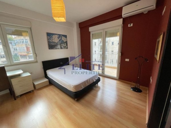 Tirane, jepet me qera apartament 2+1+Ballkon Kati 2, 124 m² 700 € (Myslym Shyri)