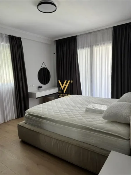 Tirane, jepet me qera apartament 2+1+Ballkon Kati 6, 145 m² 1.400 € (RRUGA E DURRESIT)