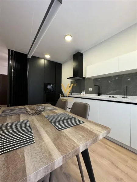 Tirane, jepet me qera apartament 2+1+Ballkon Kati 6, 145 m² 1.400 € (RRUGA E DURRESIT)