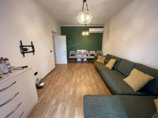 Korce, shitet apartament 2+1 Kati 5, 87 m² 49.000 € (Lagjia 4)