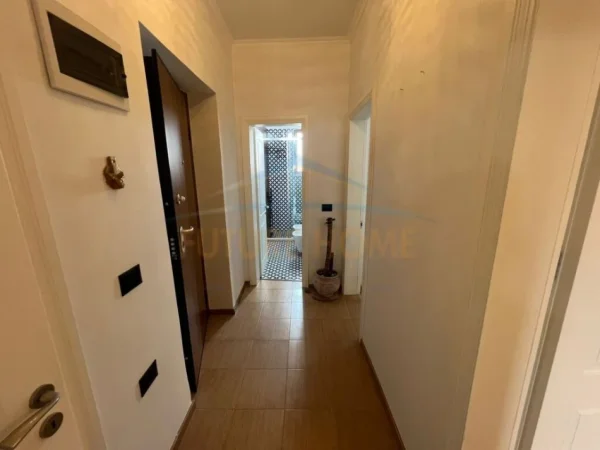 Korce, shitet apartament 2+1 Kati 5, 87 m² 49.000 € (Lagjia 4)