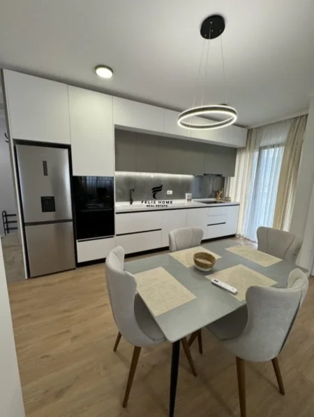 Tirane, jepet me qera apartament 2+1+Ballkon Kati 6, 120 m² 1.200 € (RRUGA E DURRESIT)