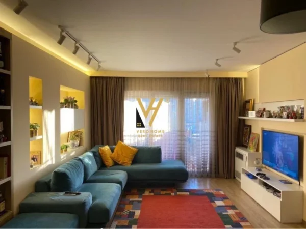 Tirane, shitet apartament 2+1+Ballkon Kati 4, 120 m² 220.000 € (UNAZA E RE)