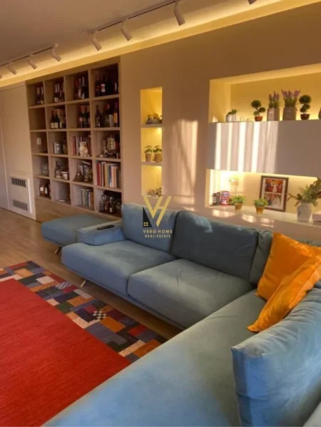 Tirane, shitet apartament 2+1+Ballkon Kati 4, 120 m² 220.000 € (UNAZA E RE)