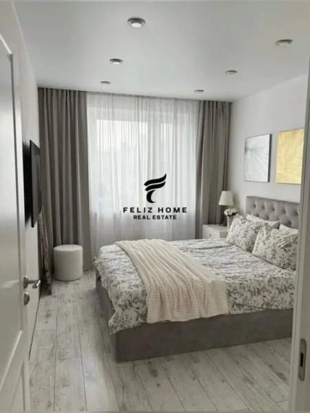 Tirane, jepet me qera apartament 2+1 Kati 3, 155 m² 1.000 € (ISH EKSPOZITA)