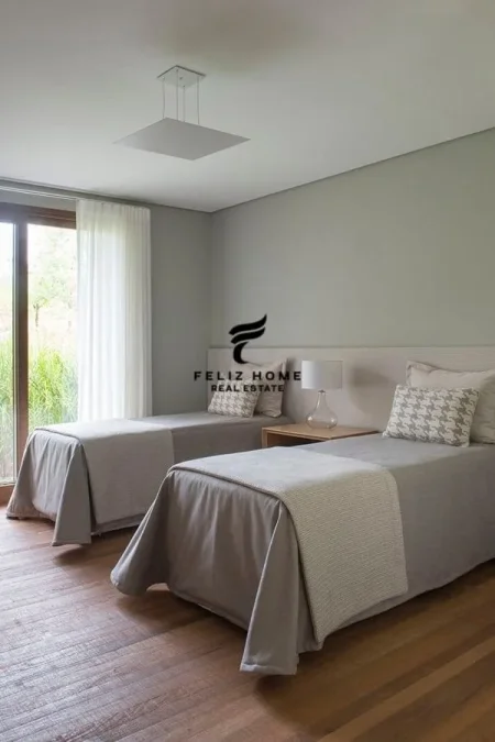 Tirane, jepet me qera apartament 2+1 Kati 3, 155 m² 1.000 € (ISH EKSPOZITA)