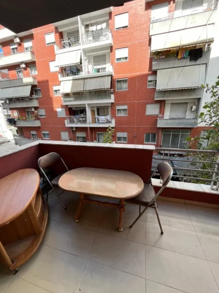 Tirane, jepet me qera apartament 2+1 Kati 2, 100 m² 400 € (Astir)