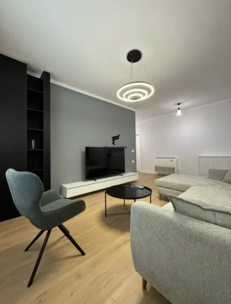 Tirane, jepet me qera apartament 2+1+Ballkon Kati 3, 145 m² 1.400 € (RRUGA E DURRESIT)