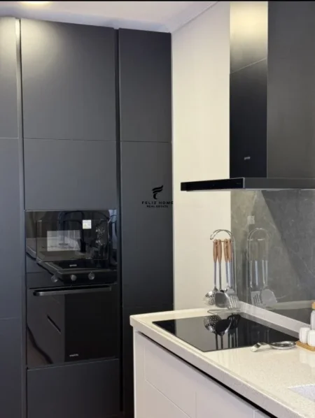 Tirane, jepet me qera apartament 2+1+Ballkon Kati 3, 145 m² 1.400 € (RRUGA E DURRESIT)