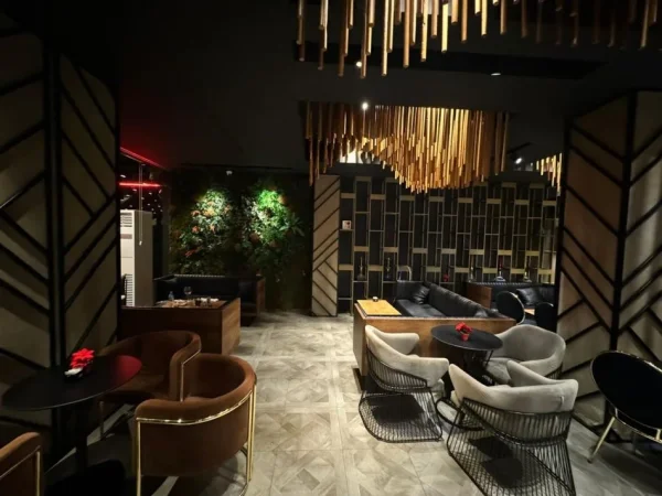 Tirane, shes bar-kafe Kati 0, 380 m² 60.000 € (DON BOSKO)