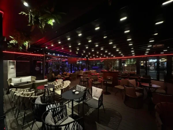 Tirane, shes bar-kafe Kati 0, 380 m² 60.000 € (DON BOSKO)