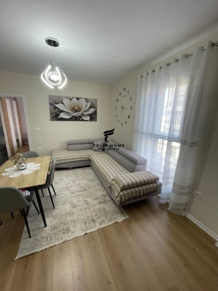 Tirane, jepet me qera apartament 2+1 Kati 8, 110 m² 650 € (DON BOSKO)