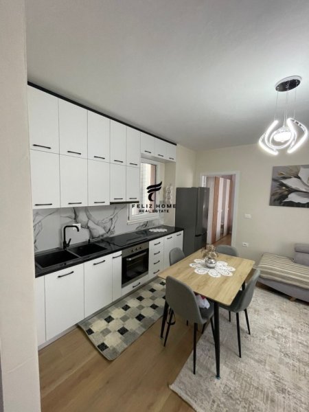 Tirane, jepet me qera apartament 2+1 Kati 8, 110 m² 650 € (DON BOSKO)