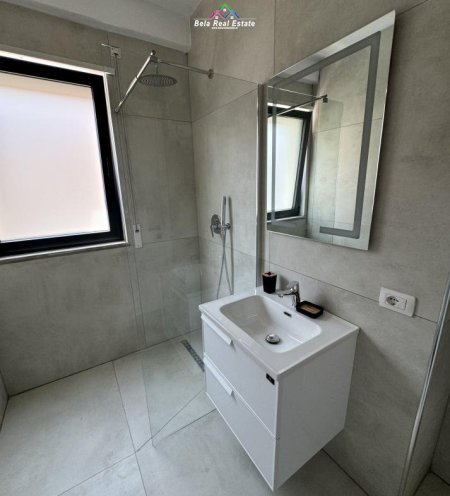 Tirane, jepet me qera apartament 2+1 Kati 3, 145 m² 1.400 € (RRUGA E DURRESIT)